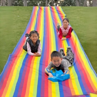 儿童草坪滑梯垫幼儿园小朋友户外滑草垫亲子互动小游戏彩虹溜溜布