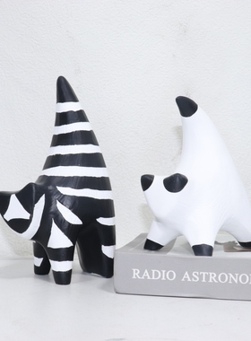 手绘猫咪摆件样板间树脂装饰艺术