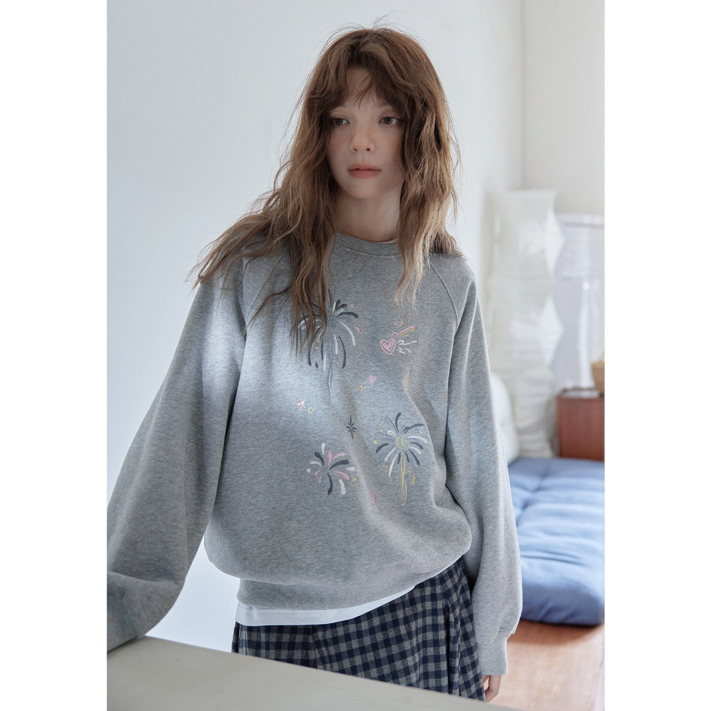 Momolife彩色烟花刺绣灰色插肩长袖2025女冬套头加绒保暖宽松卫衣,个性定制/设计服务/DIY,棉服工装,淘宝优惠券,粉丝福利购,淘宝优惠卷