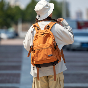 户外双肩背包轻便旅行徒步休闲大容量背包电脑包时尚城市出行包新