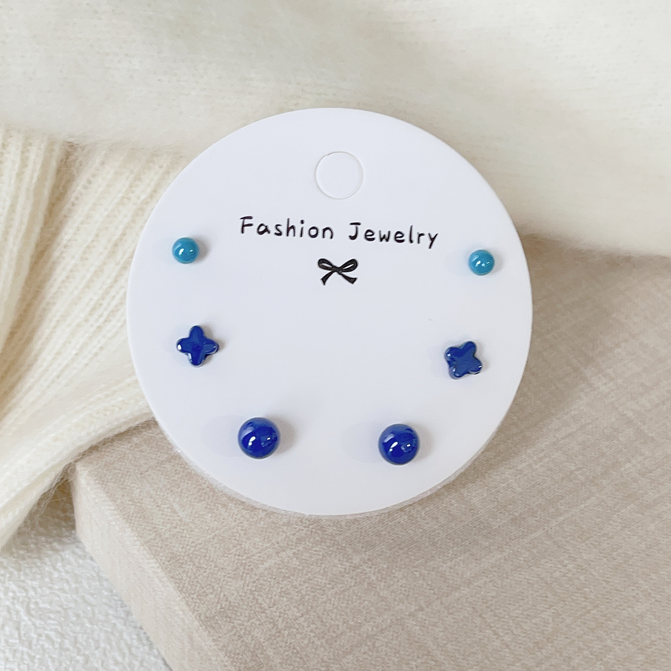 克莱因蓝显白生物瓷小耳钉防过敏不掉色简约小巧设计感新款耳饰