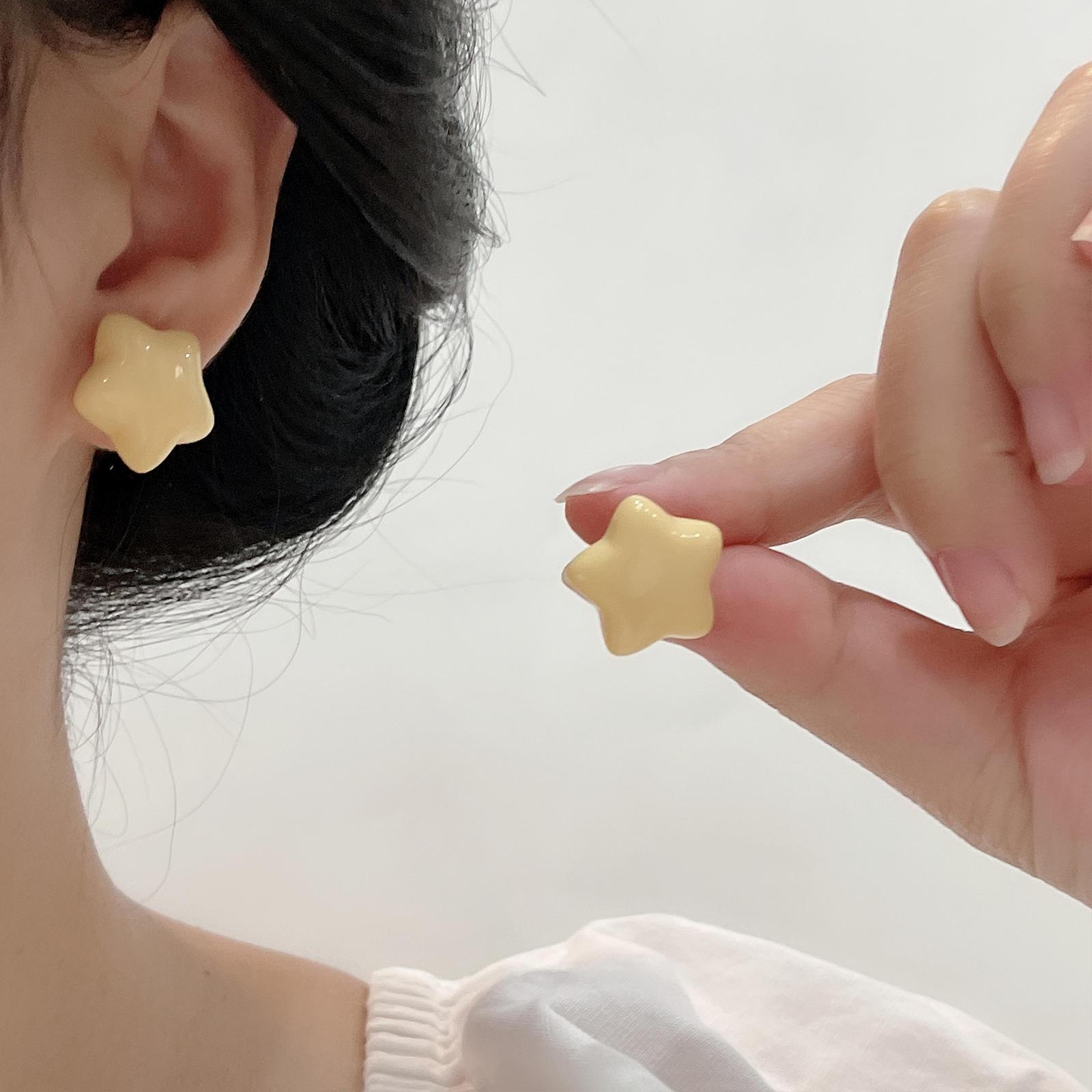 奶油黄星星耳环女甜美少女心简约耳钉小众设计感耳饰2024年新款潮