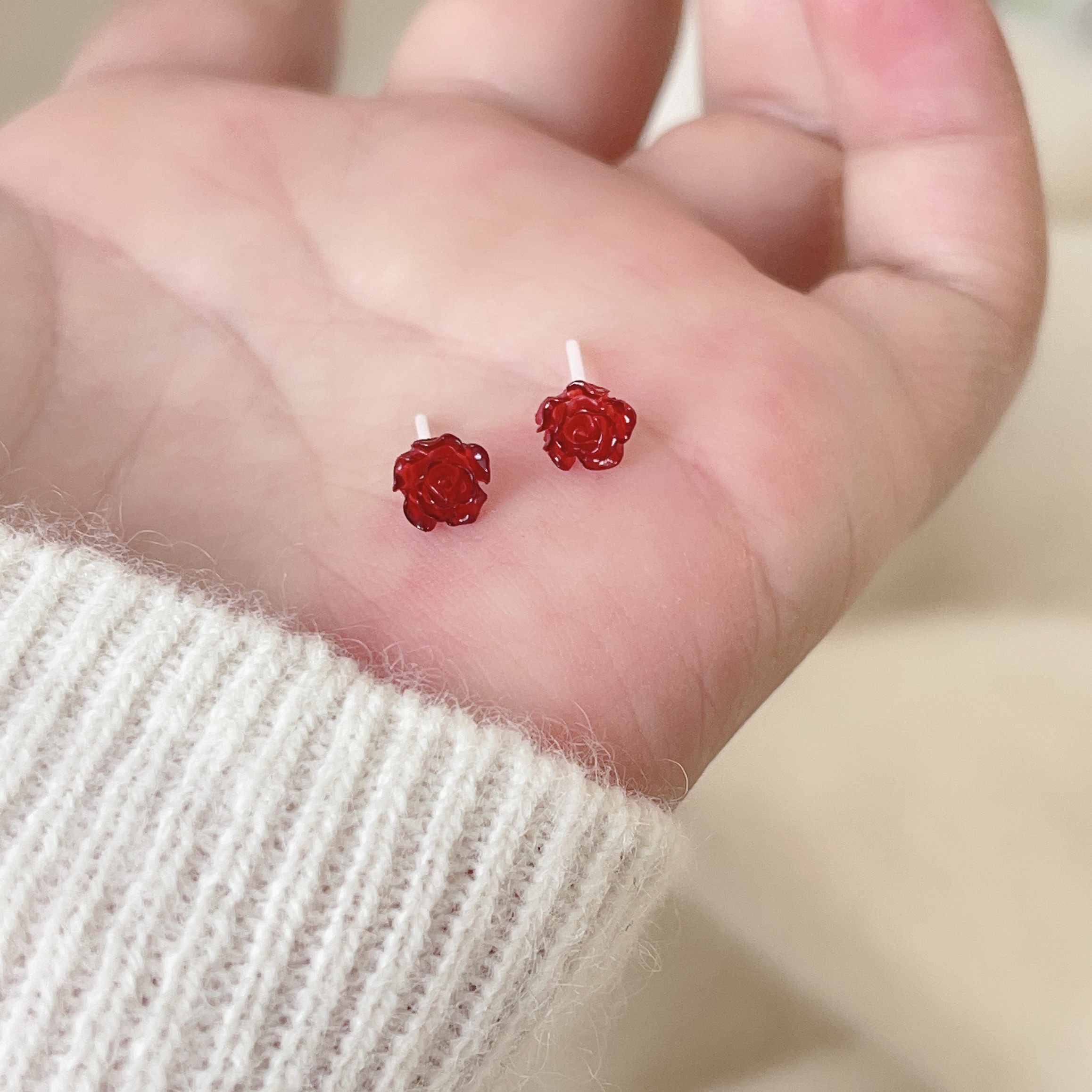 养耳洞款红色小玫瑰花耳钉女防过敏小巧简约耳饰甜美少女学生耳环