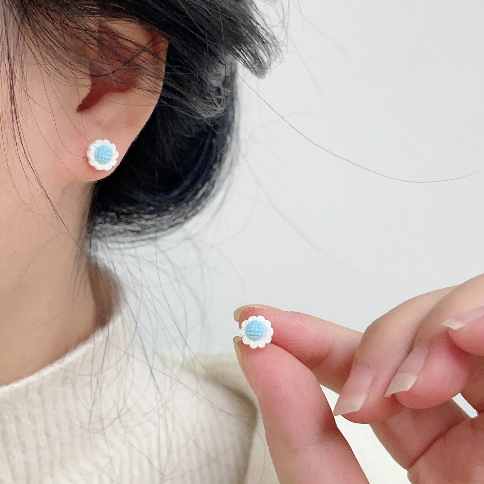 防过敏生物瓷针蓝色太阳花耳钉养耳洞小清新少女感学生新款耳饰女