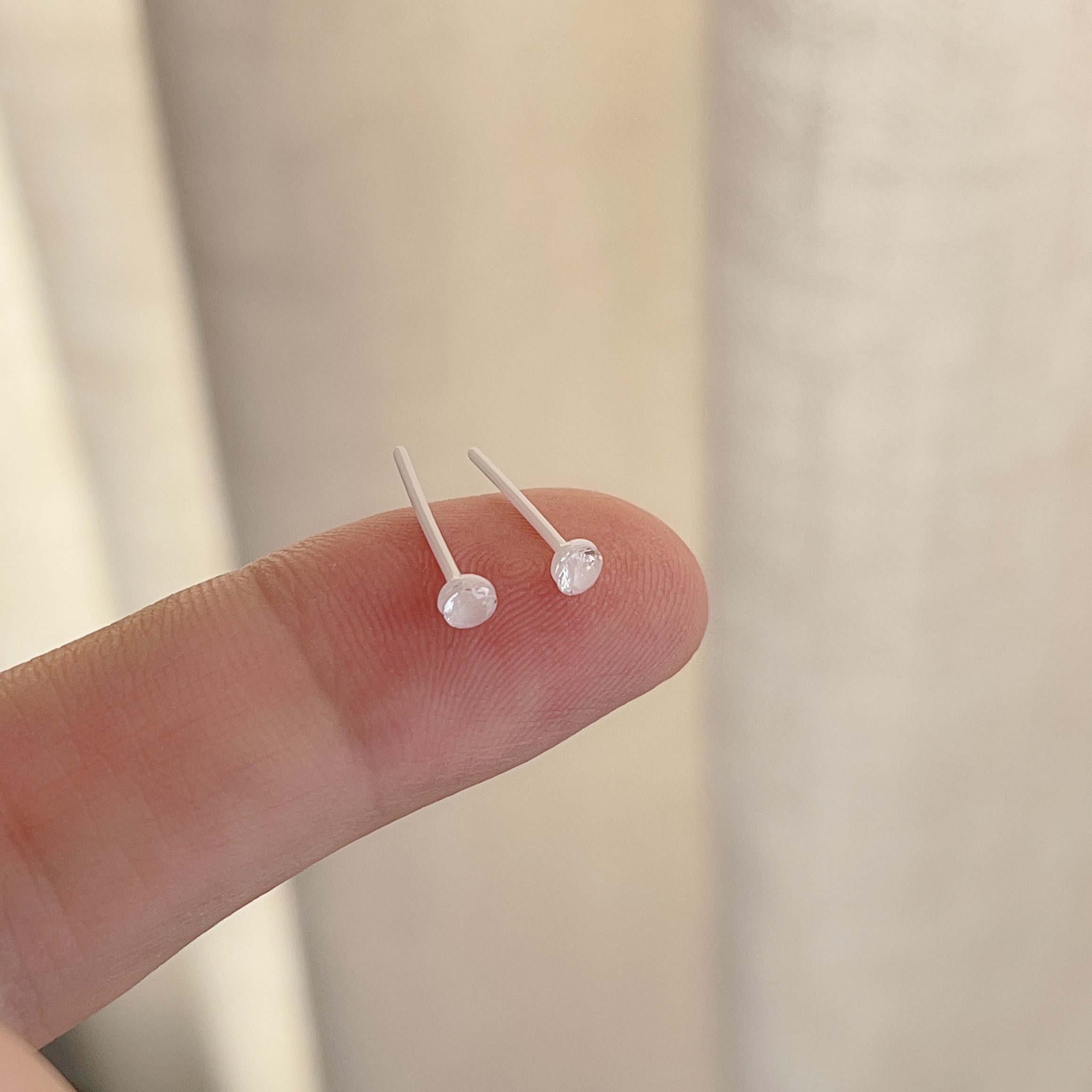 迷你款小锆石养耳洞防过敏耳钉生物瓷针小众简约百搭耳骨钉耳饰