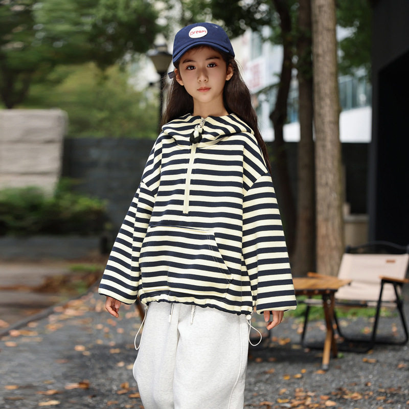 女童加绒连帽卫衣2026中大童女孩冬季爆款洋气韩版加厚儿童