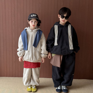 末小蒙童套装2026秋冬韩版男女童毛毛两件套宽松套头摇粒绒套装