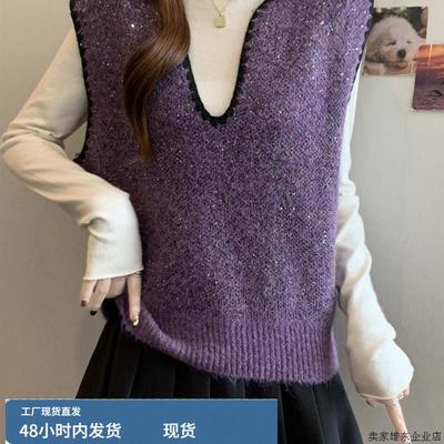 今年流行的爆款女装极简高级感穿搭2025秋冬新款拼色大码显瘦马甲