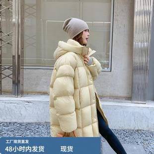 淡鹅黄色独特好看泡芙羽绒服2025新款女冬小个子中长版面包服外套