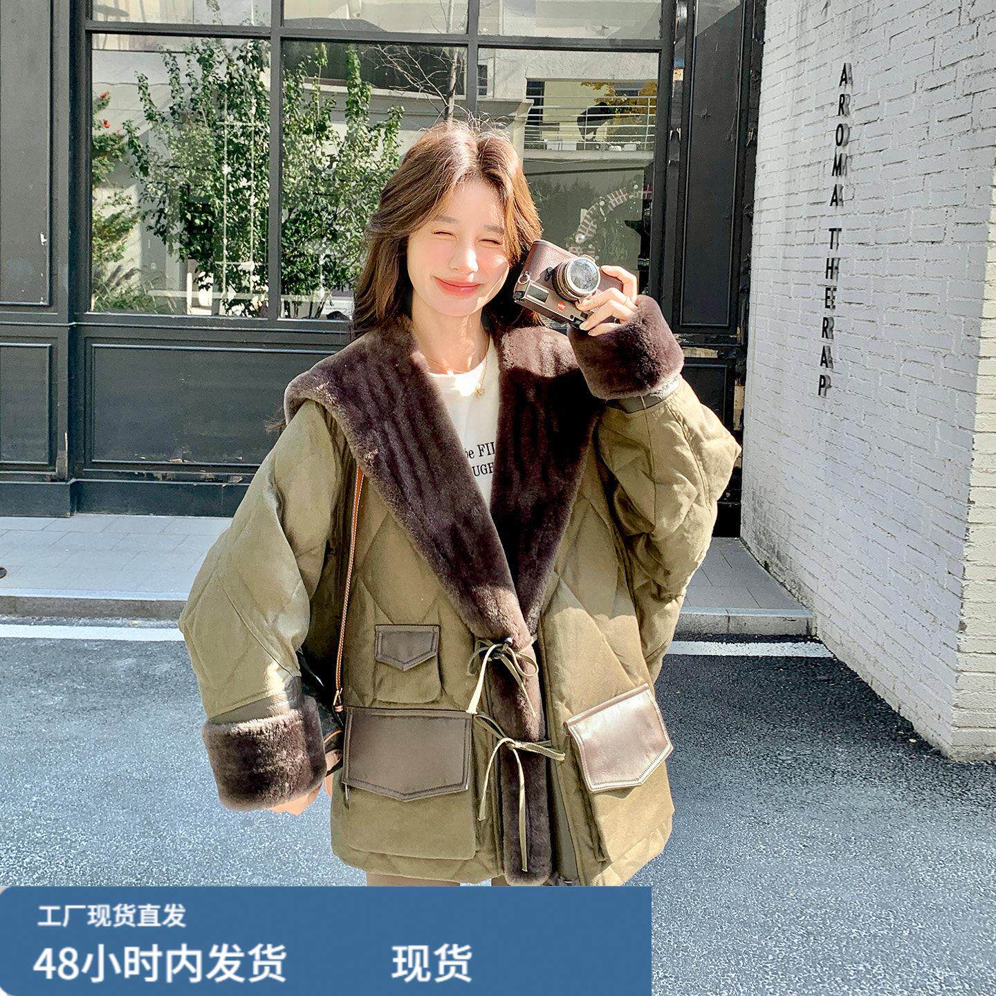 军绿撞色毛领菱格羽绒服2025新款女冬短款加绒皮毛一体派克服外套