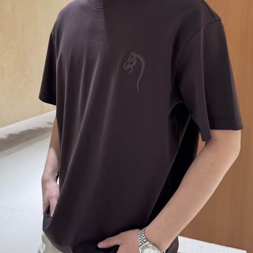 Fable男装2026年夏上新老钱风皮革刺绣亚麻混纺莱赛尔短袖T恤潮