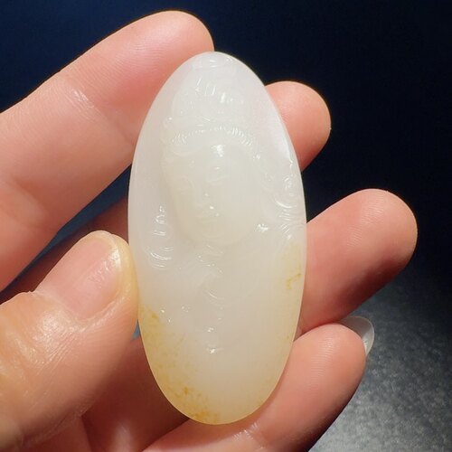 和田玉洒金皮籽料观音挂件白度一级细度过灯开脸端庄大气重31.2克
