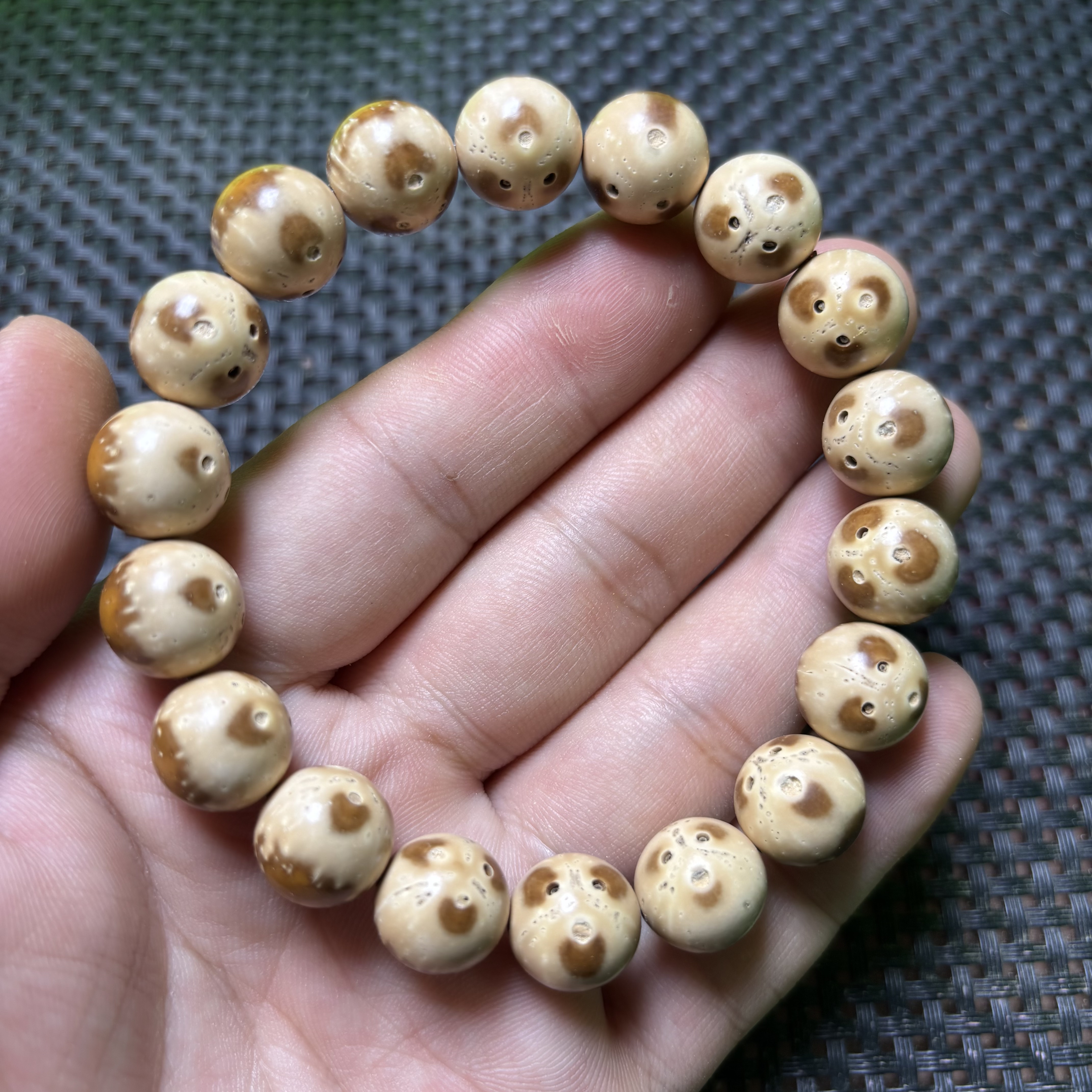 紫金鼠花皮光珠手串熊猫款原色
