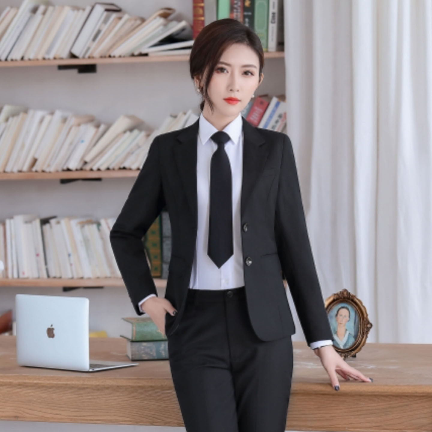 女大学生面试西装套装职业装