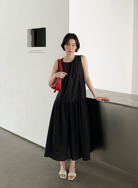 FN爱与南希2025夏季气质圆领无袖压褶收腰显瘦优雅连衣裙女22372