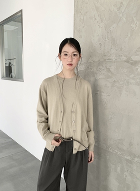 FN爱与南希2026春夏纯棉V领单排扣慵懒风落肩长袖针织开衫03704