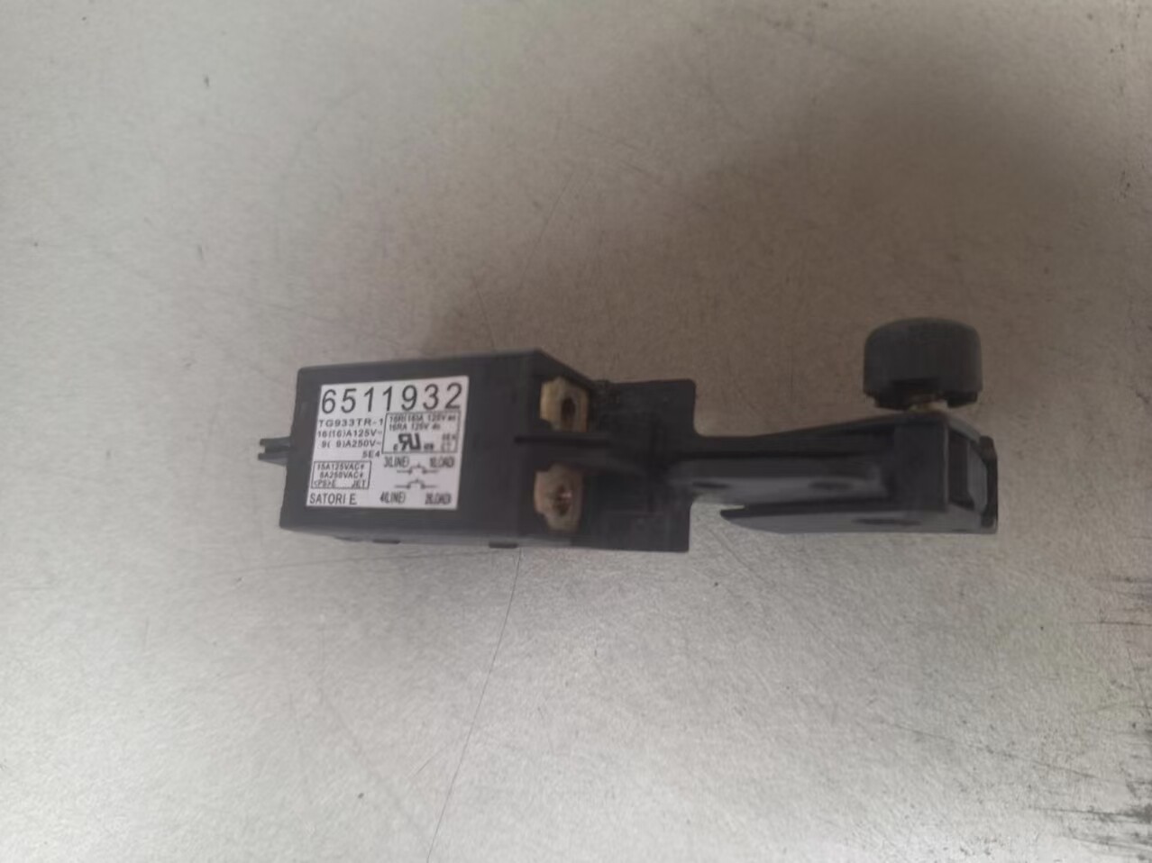 牧田角磨机GA6010/GA6020/GA5010开关牧田原厂正品开关651193-2 - 实物图