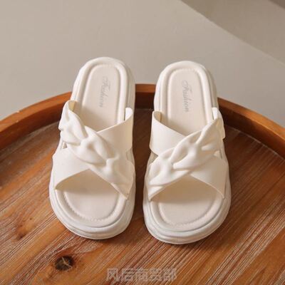 平底拖鞋女士夏天外穿高级感海边沙滩鞋女款可下水凉鞋软底不累脚