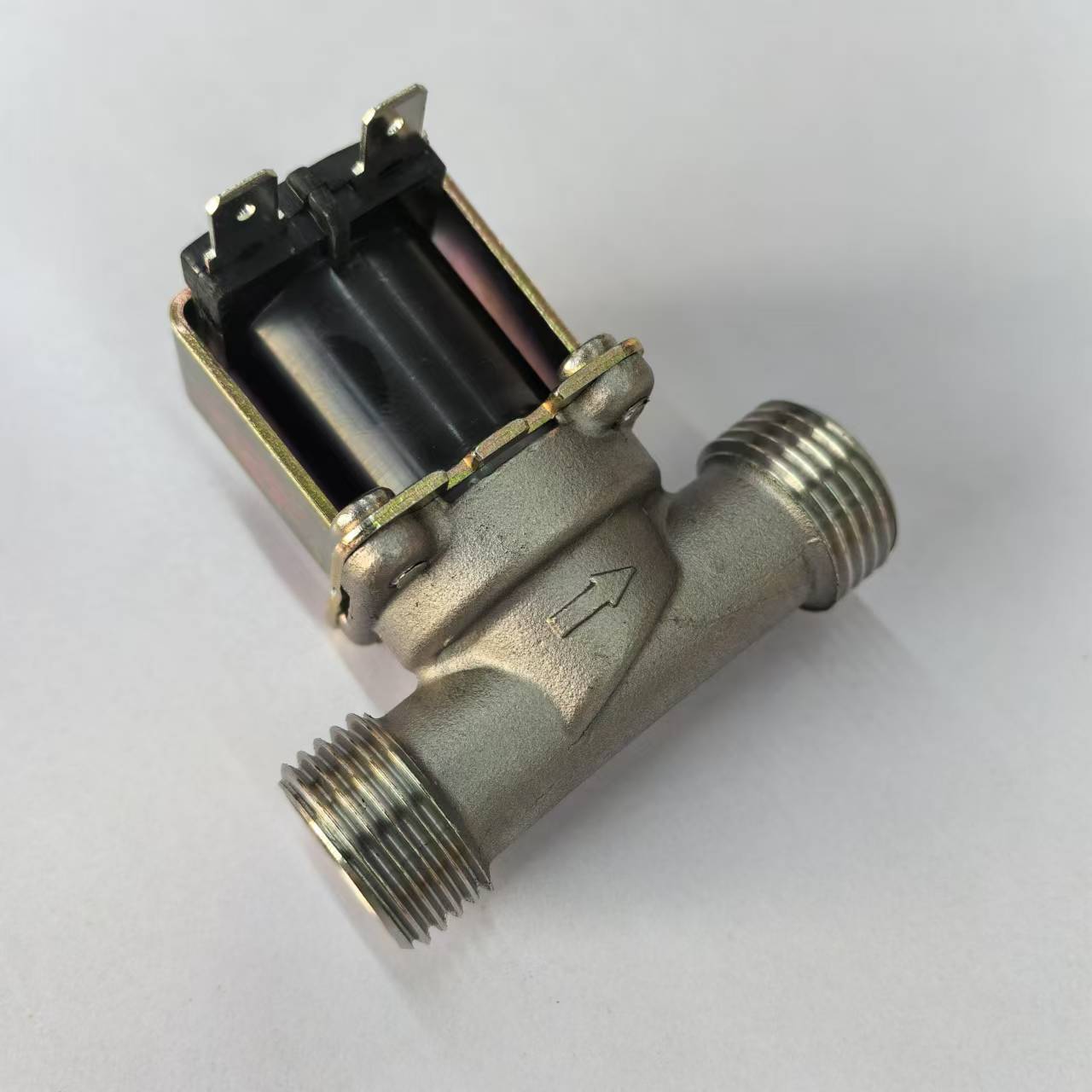솔레노이드 밸브 정상 폐쇄 4 포인트 솔레노이드 스위치 밸브 물 220V 태양열 입구 밸브 12V 온수 밸브 24V 솔레노이드 밸브