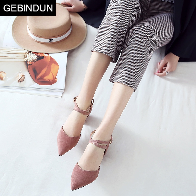 GEBINDU磨砂真皮包头侧空方根裸色单鞋女粗跟2018新款百搭韩版包