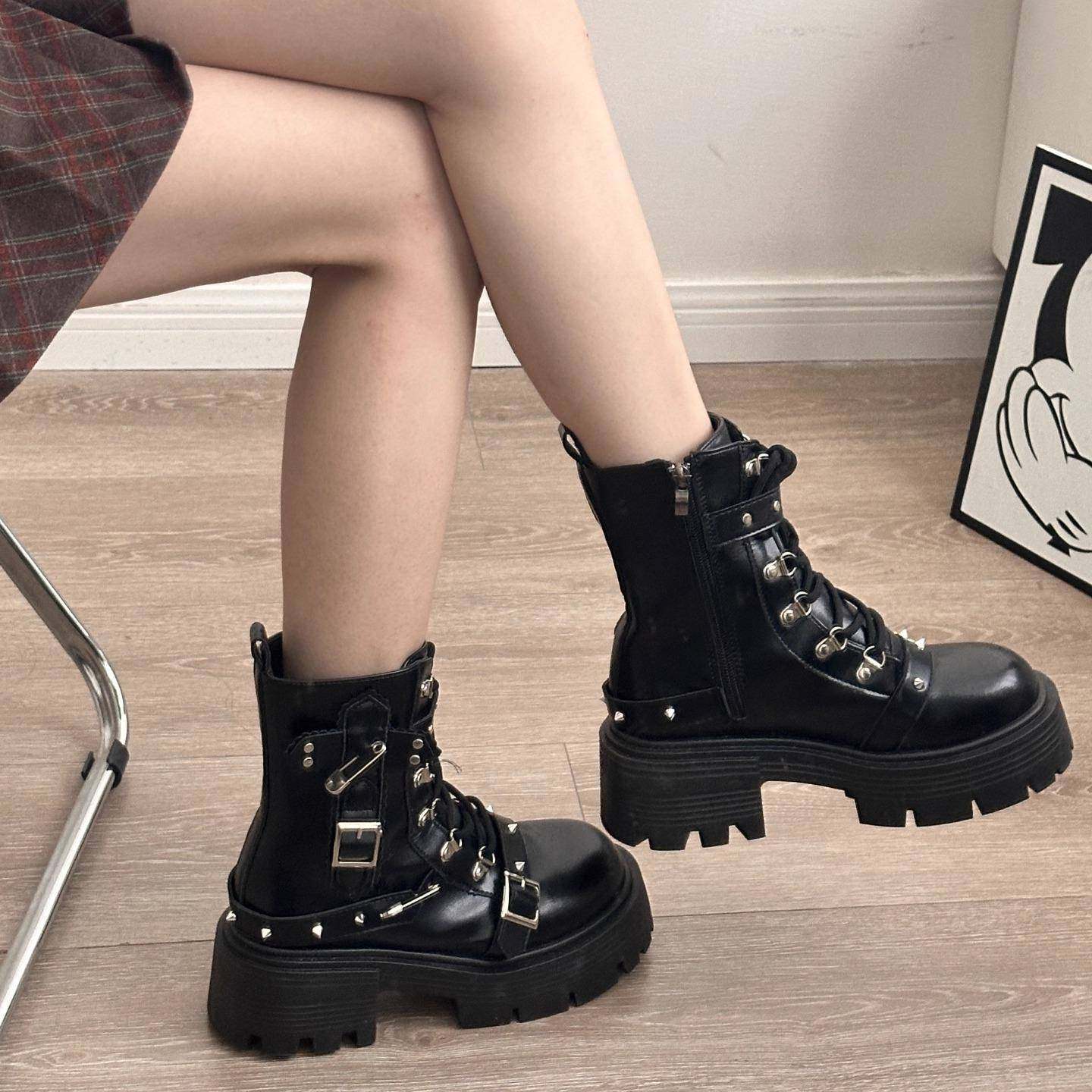 秋冬y2k朋克增高厚底马丁靴女小个子哥风别针铆钉中筒炸街机1216z