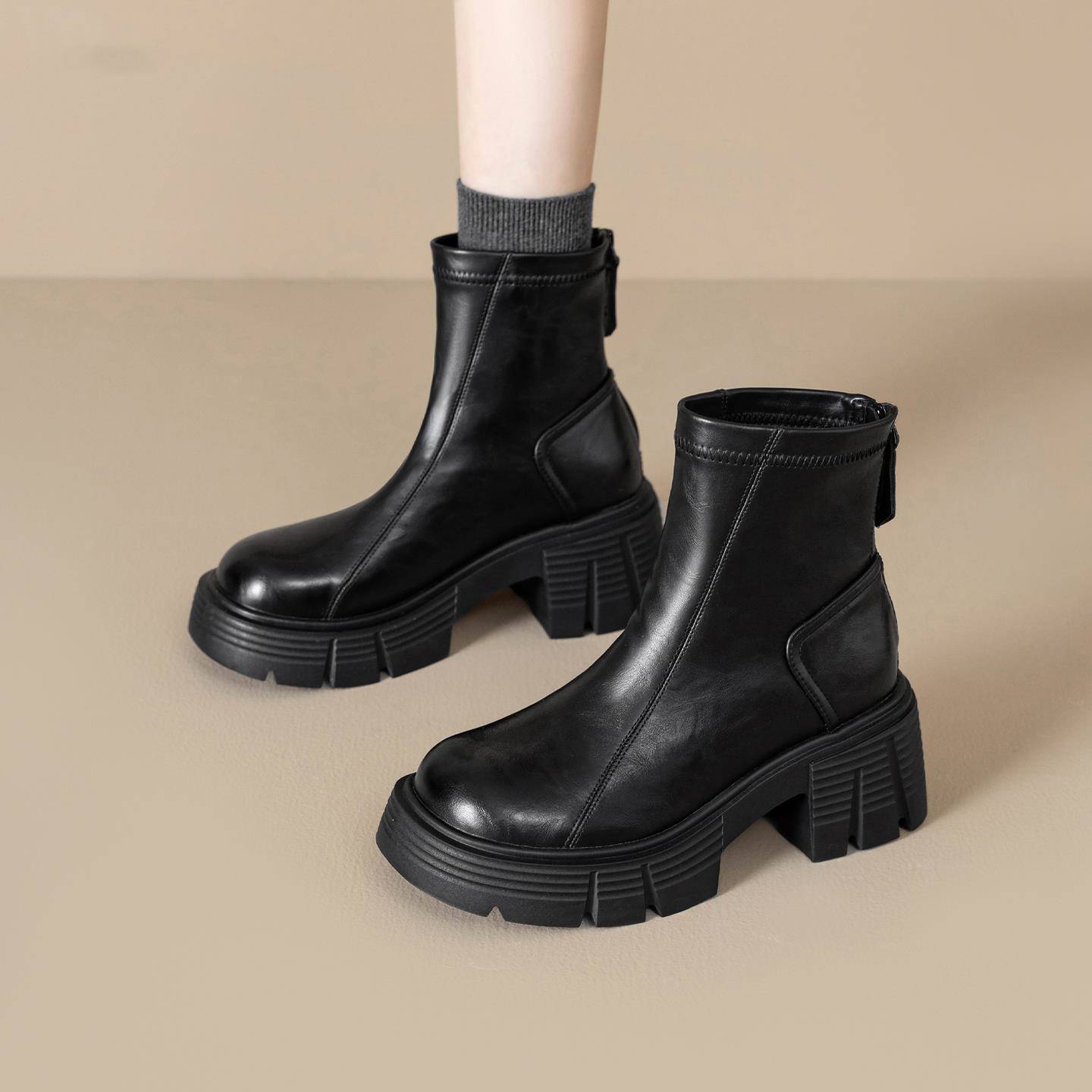 秋冬高档女短靴厚底增高2025新款季加黑色风瘦瘦靴子时尚1122u