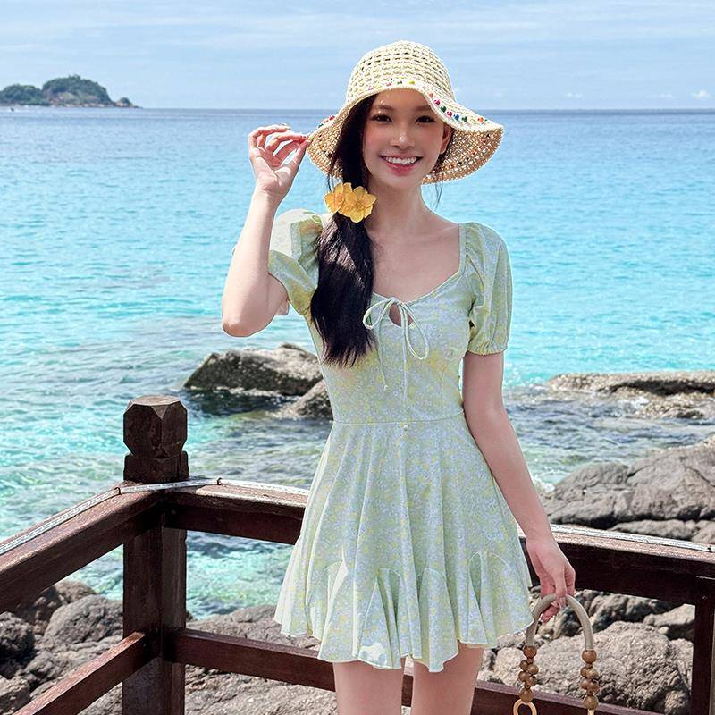 甜美碎花大码泳衣女微胖女孩遮肉显瘦连体胖mm200斤度假泳装1001z