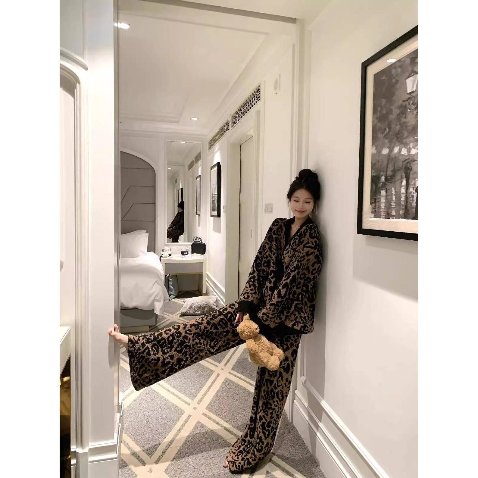 高端豹纹睡衣冬季2025衬里加厚珊瑚绒针织开衫家服装套装1108k