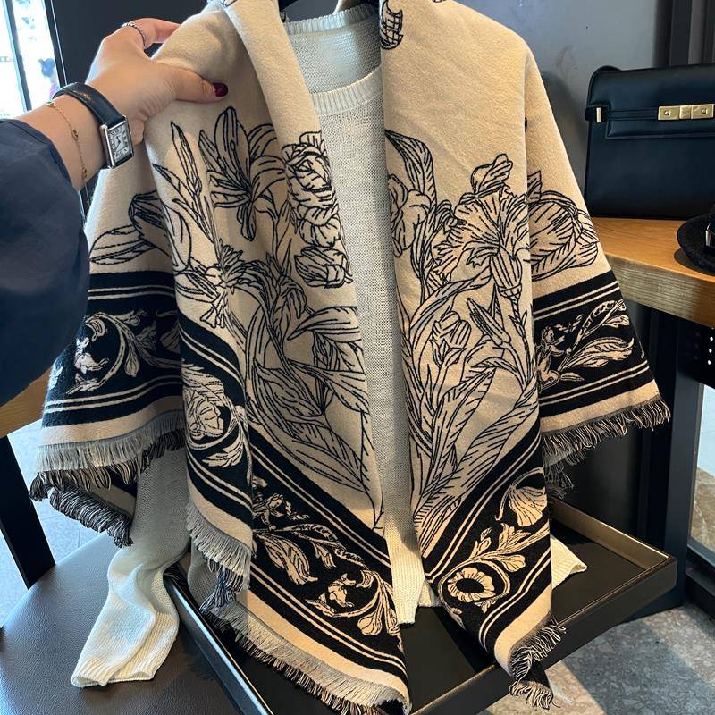 冬季洋气百搭时尚围巾披肩黑咖可戴感大方巾冬加厚保暖护颈1023w