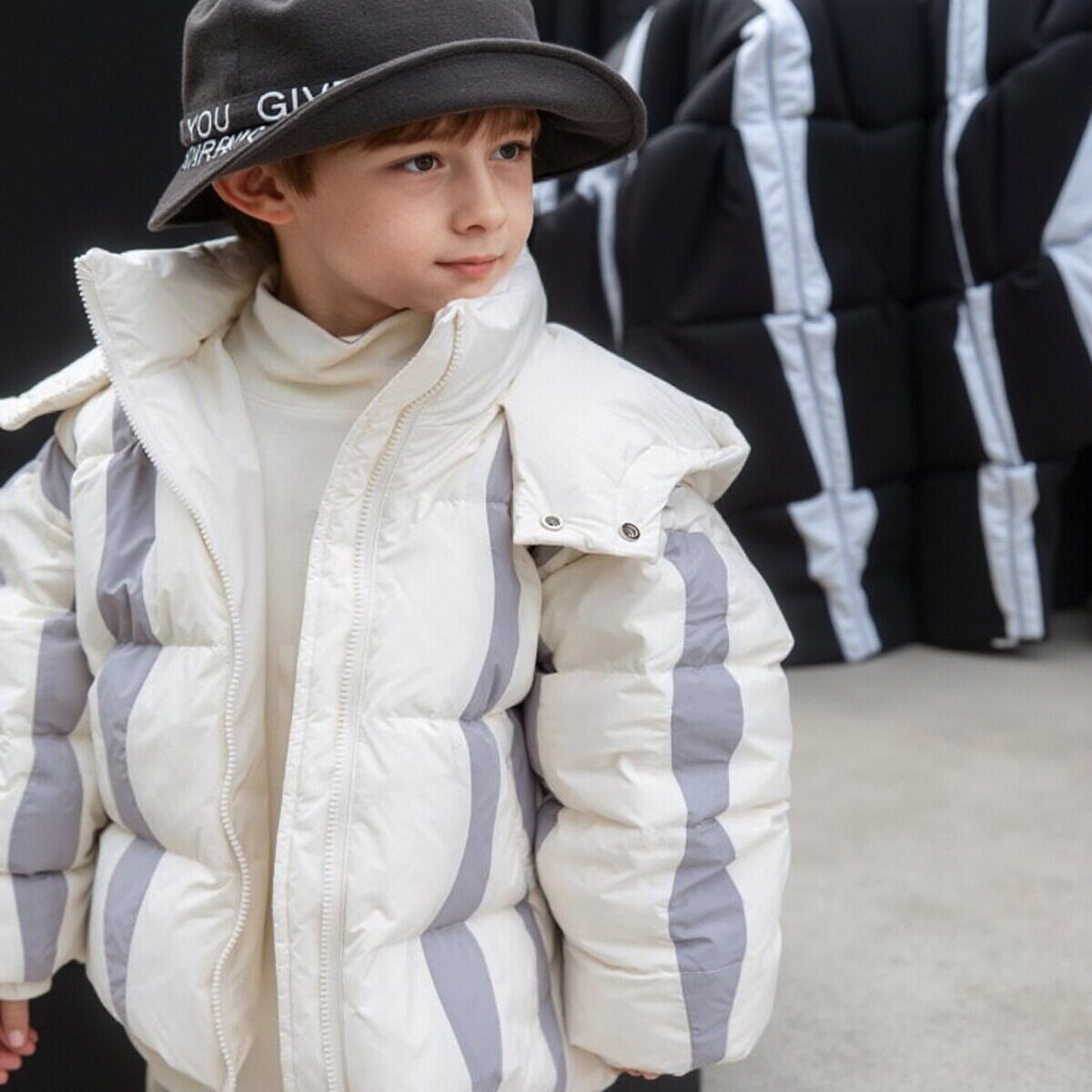 2025儿童羽绒服男童羽绒服男款条纹潮牌羽绒服时尚感中长款羽绒服