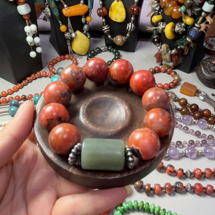 原矿铁皮包浆南红手把手串