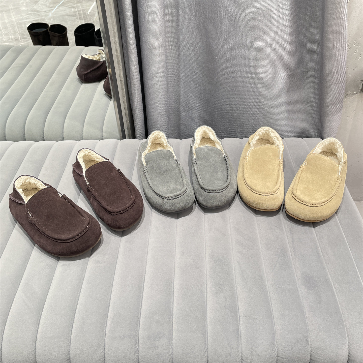 乐魔欧洲站真皮女鞋2025冬新款欧货圆通磨砂皮羊毛保暖平底豆豆鞋,女鞋,乐福鞋（豆豆鞋）,淘宝优惠券,粉丝福利购,淘宝优惠卷