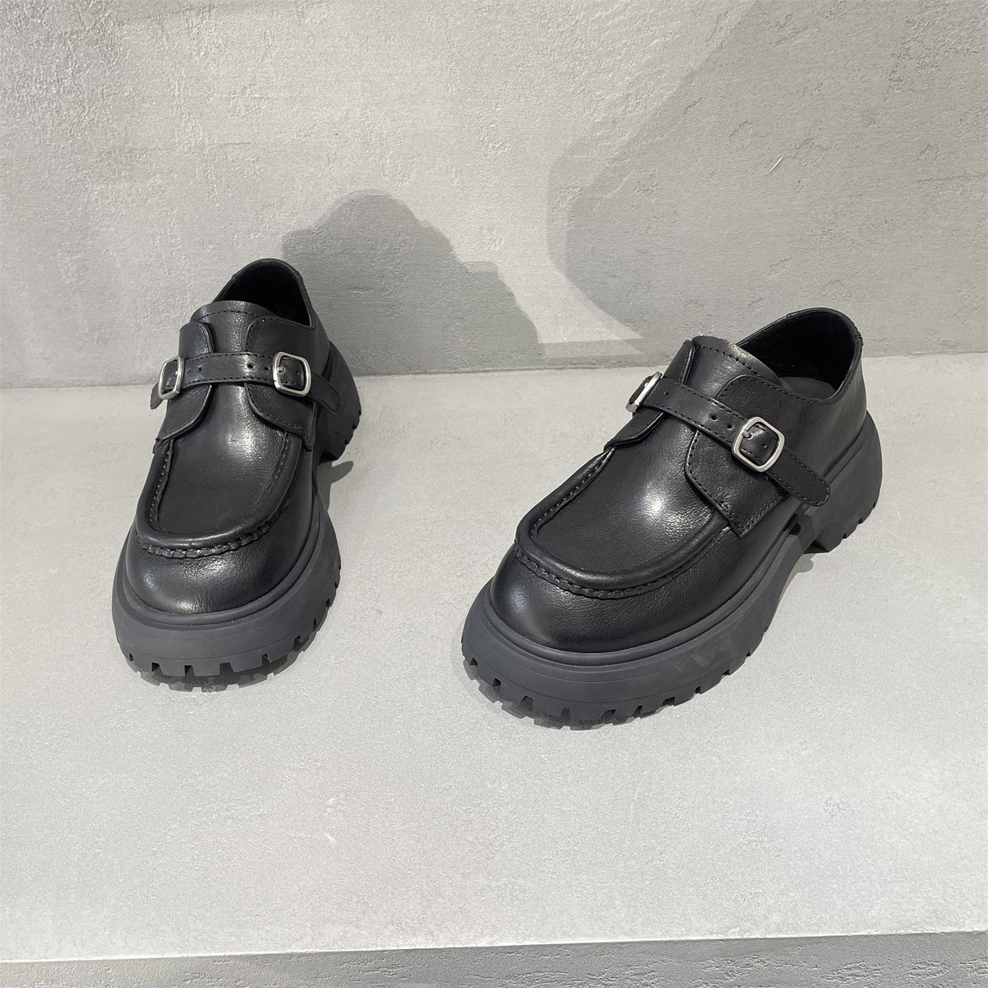 欧洲站2026春款真皮女鞋百搭时尚英伦风牛皮面圆头防滑厚底乐福鞋,女鞋,乐福鞋（豆豆鞋）,淘宝优惠券,粉丝福利购,淘宝优惠卷