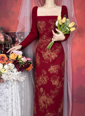 巷里法式复古红色连衣裙女秋冬方领长袖气质显瘦订婚敬酒新娘礼服