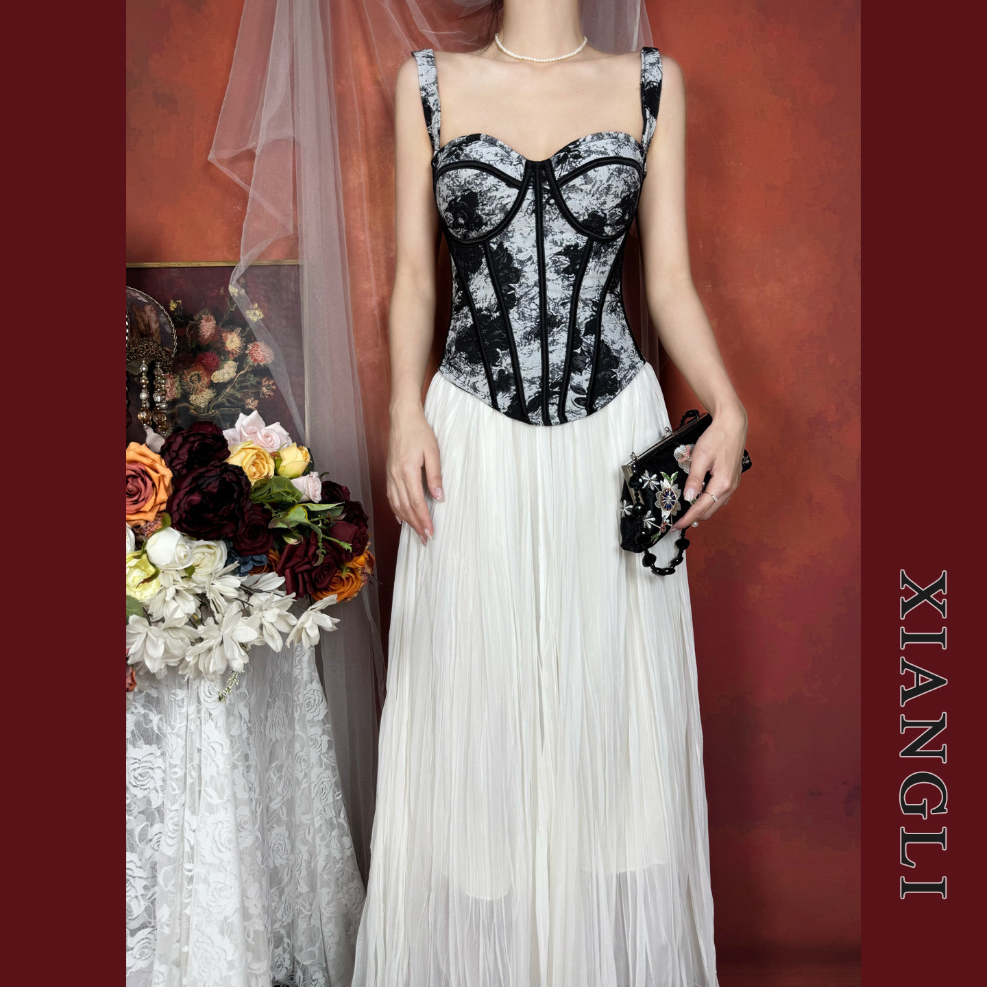 巷里法式鱼骨抹胸背心暗黑性感新款修身短款吊带上衣大摆裙套装夏