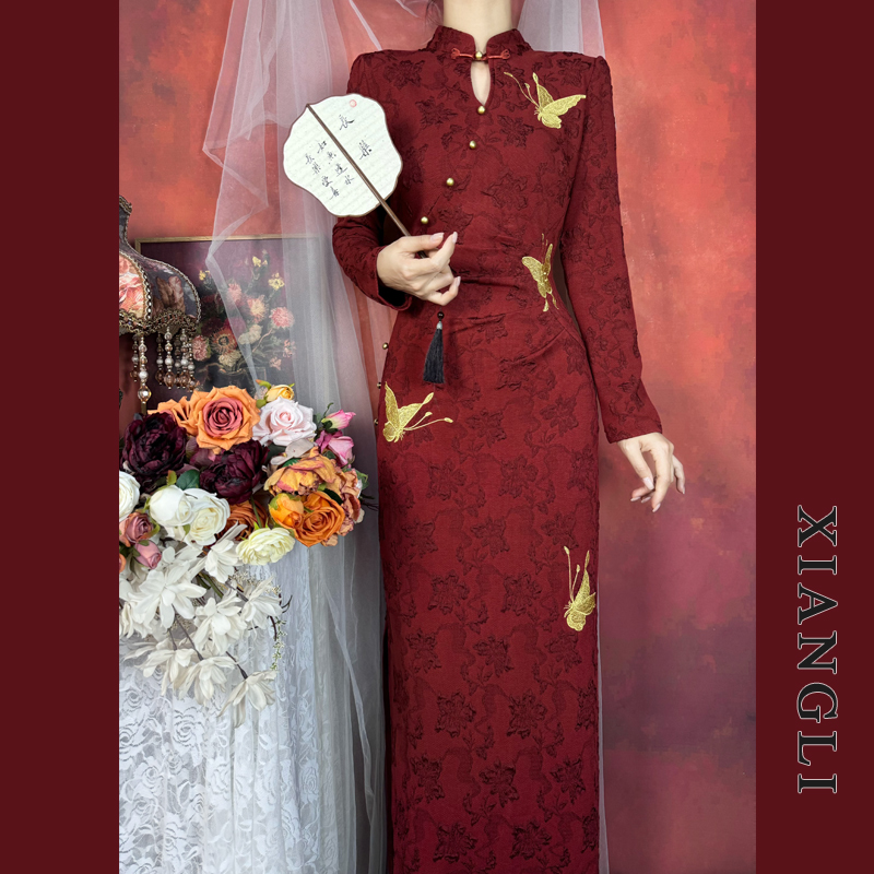 巷里复古新中式提花刺绣订婚旗袍