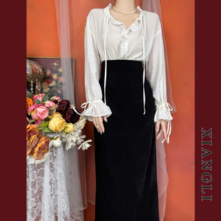显瘦半身裙设计感高级穿搭套装 女秋装 复古花边领白色衬衫 巷里法式