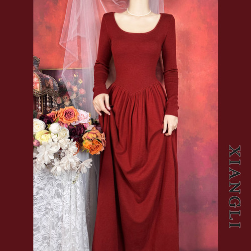 巷里复古红色订婚结婚大摆针织裙