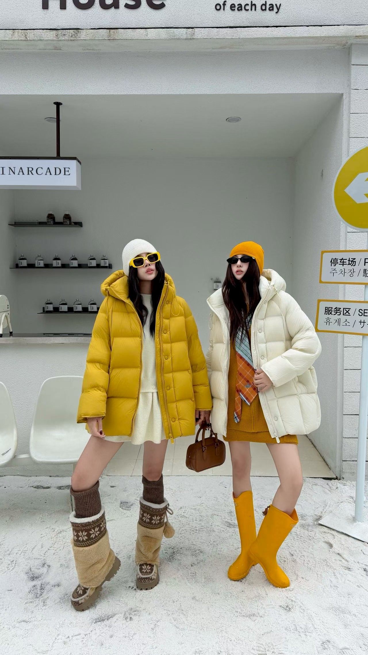 2025冬季新款韩版宽松连帽羽绒服女中长款加厚保暖白鸭绒外套潮