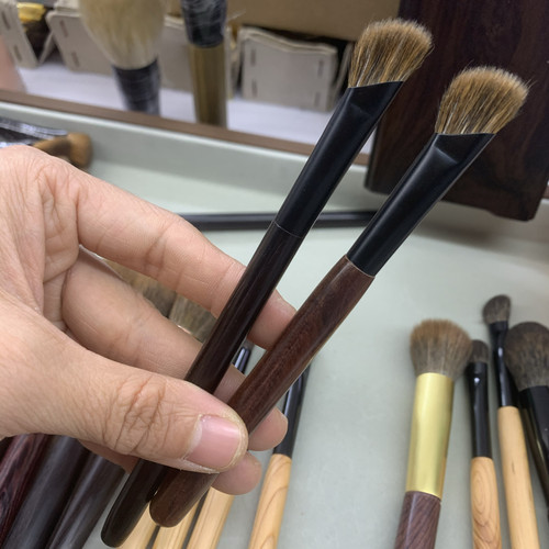 定 黄狼斜切异型点彩鼻影刷 液体膏体霜体 高光刷 遮瑕刷