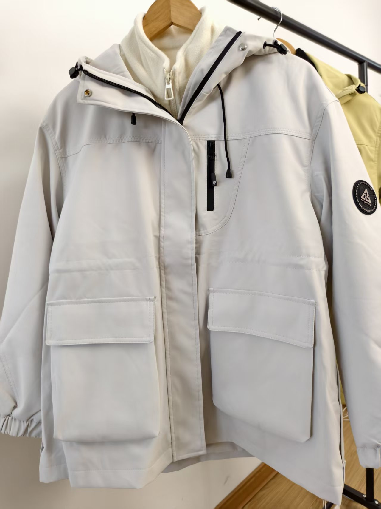 2025新冲锋衣三合一可拆卸可收腰女装户外防风防水登山服外套