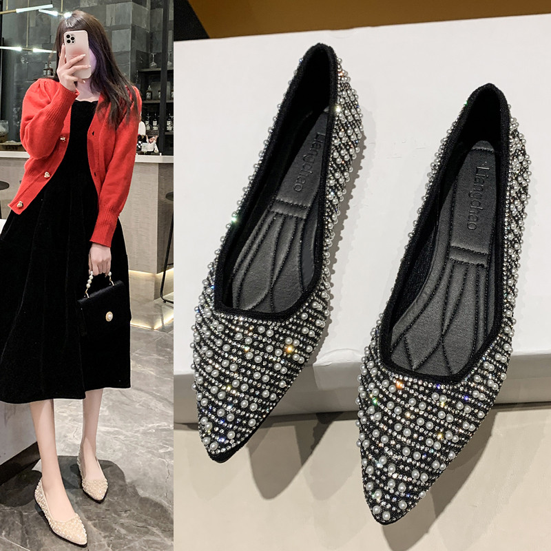 卡高级女单鞋休闲时尚韩版带水钻珍珠尖头浅口低跟平跟女单鞋网红