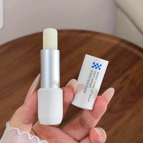 ddg燕麦唇膏防干裂秋冬淡化唇纹