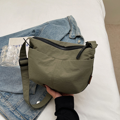 轻便小包包女2025新款韩版休闲百搭斜挎包防水尼龙布单肩小挎包