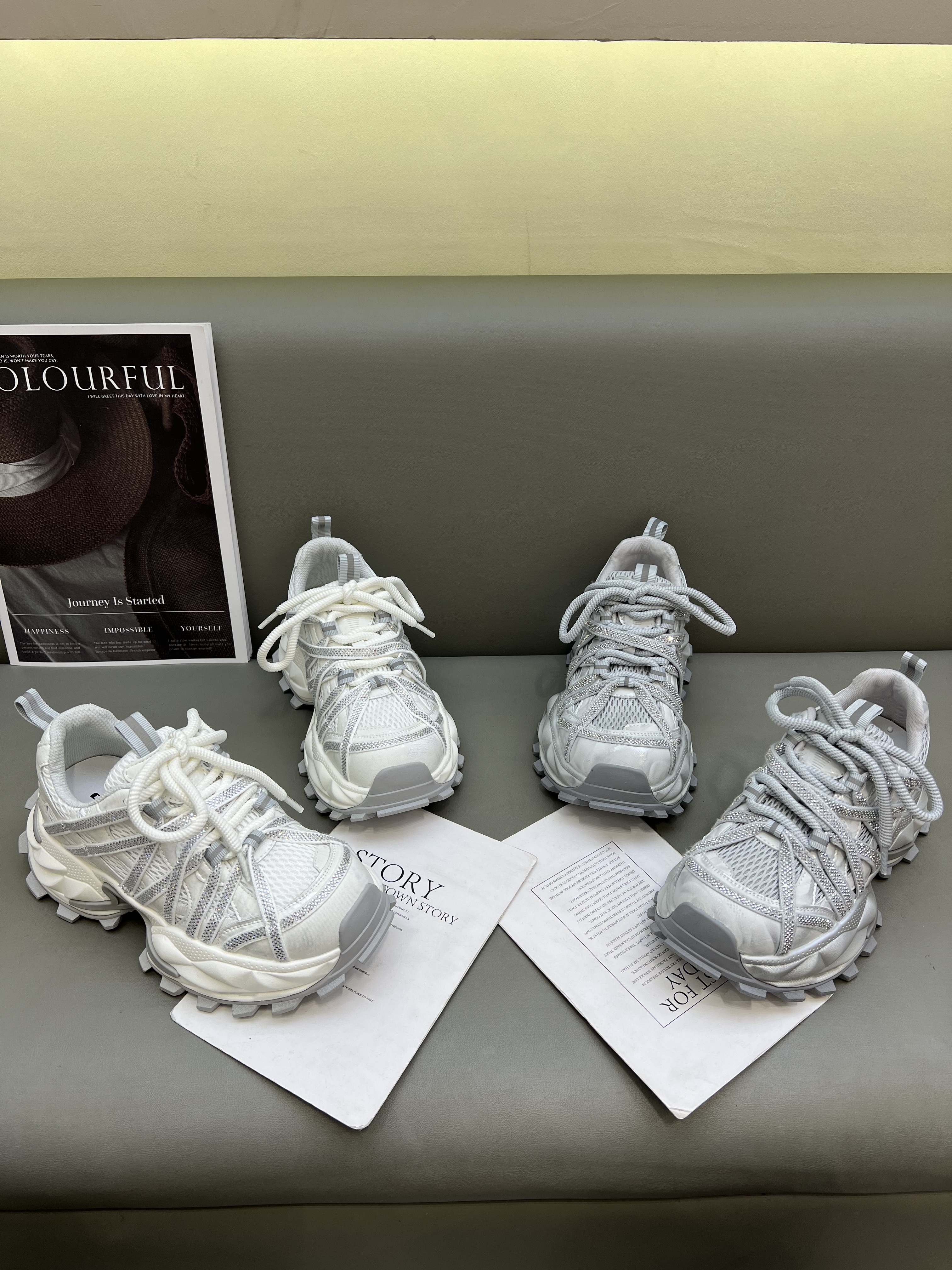 欧货真皮水钻绑带厚底老爹鞋女2026新款显脚小百搭增高休闲运动鞋