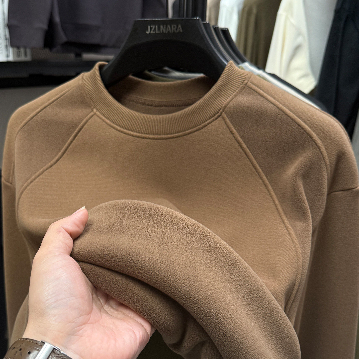 一体绒打底衫男冬季加厚加绒圆领长袖卫衣高级感纯色保暖宽松上衣