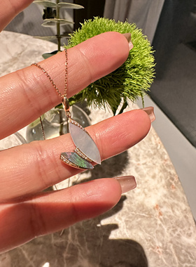 春夏新款 拼色 白～灰贝母蝴蝶项链