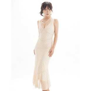 ohmyloli 温柔奶杏色波点弹力网纱修身拼接高腰无拉链v领连衣裙