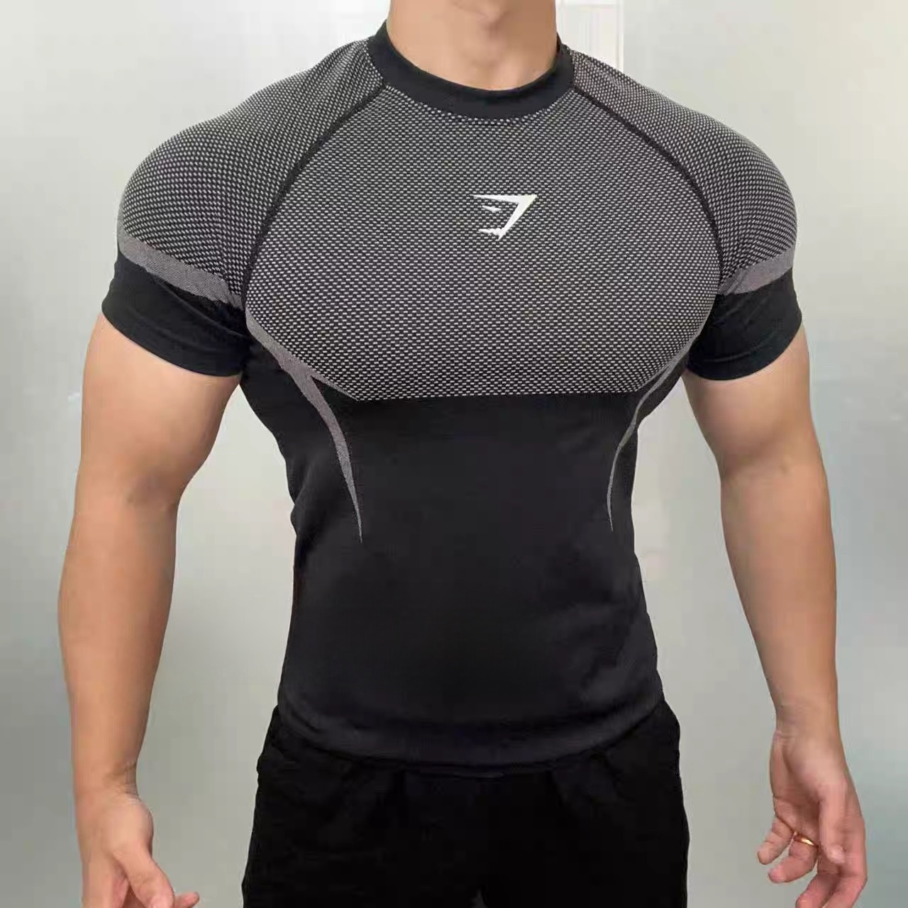 英国GYMSHARK鲨鱼Onyx5运动健身上衣男士夏季速干透气弹力短袖t恤