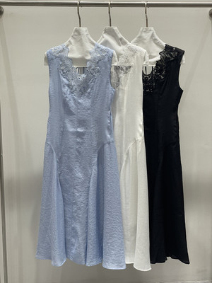 2026夏上新！赫本风丝绒提花收腰A字裙连衣裙（含26%羊毛）